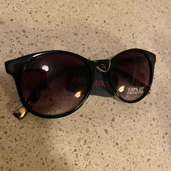 Sunglasses -NWT - Picture 2 of 5